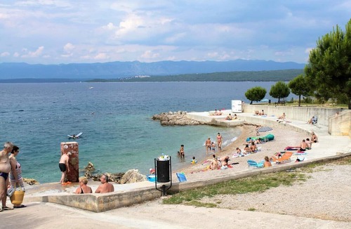 Porat Apartment | One bedroom apartment with terrace Porat, Krk (A-20444-a)