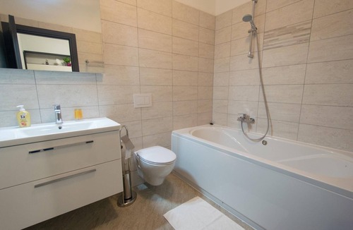 Porat Apartment | One bedroom apartment with terrace Porat, Krk (A-20444-d)