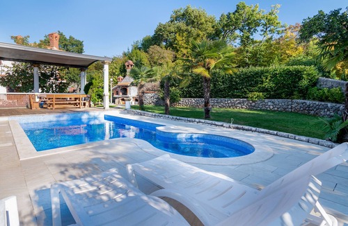 Mihotici Apartment | One bedroom apartment with terrace Opatija - Pobri, Opatija (A-16390-a)