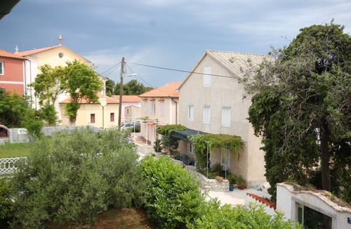 Nerezine Apartment | One bedroom apartment with terrace and sea view Nerezine, Lošinj (A-3451-c)