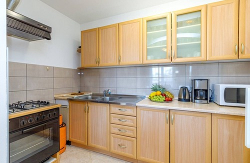 Nova Vas Apartment | One-Bedroom Apartment Vanessa II with common Pool