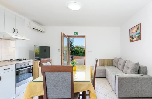 Podstrana Apartment | One bedroom apartment with terrace and sea view Podstrana, Split (A-6072-c)