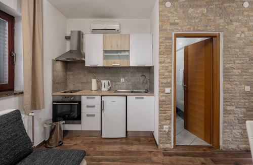 Pridraga Apartment | One bedroom apartment with terrace and sea view Pridraga - Cuskijaš, Novigrad (A-6306-b)