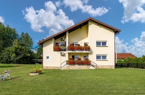 Grabovac Apartment | One bedroom apartment with terrace Grabovac, Plitvice (A-24968-c)