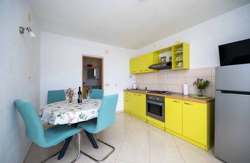 Savar Apartment | One bedroom apartment near beach Savar, Dugi otok (A-23087-a)