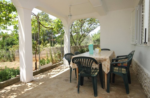 Verunic Apartment | One bedroom apartment with terrace Verunić, Dugi otok (A-8104-b)