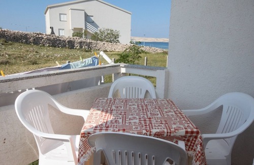 Kustici Apartment | One bedroom apartment near beach Kustići, Pag (A-6353-d)