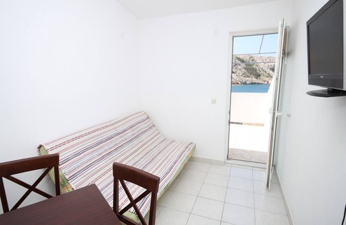 Metajna Apartment | One bedroom apartment with terrace and sea view Metajna, Pag (A-6336-b)