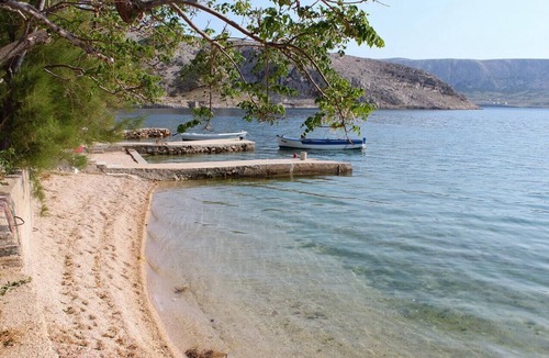 Metajna Apartment | One bedroom apartment near beach Metajna, Pag (A-6522-a)