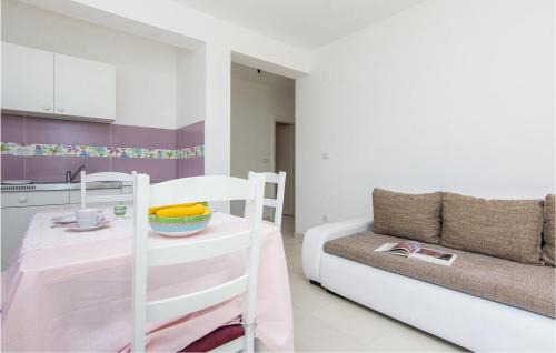 Pakostane Apartment | One-Bedroom Apartment In Pakostane