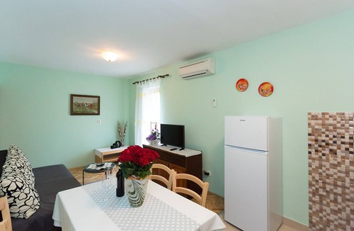 Funtana Apartment | One bedroom apartment Josef with beautiful private garden in Funtana