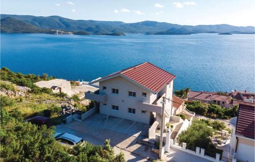 Komarna Apartment | One-Bedroom Apartment Klek With Sea View 06