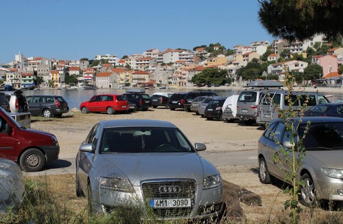 Igrane Apartment | One bedroom apartment near beach Igrane, Makarska (A-18405-b)