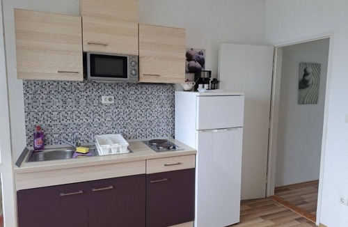 Igrane Apartment | One bedroom apartment near beach Igrane, Makarska (A-21577-b)