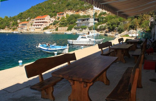 Zaklopatica Apartment | One bedroom apartment near beach Zaklopatica, Lastovo (A-8342-b)