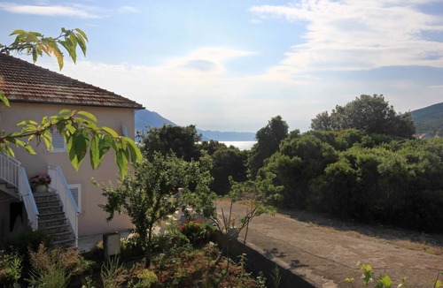 Kneza Apartment | One bedroom apartment near beach Kneža, Korčula (A-10168-a)