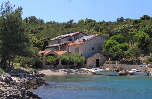 Scedro Apartment | One bedroom apartment near beach Cove Karkavac - Šćedro, Hvar (A-8801-a)