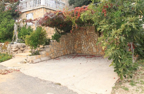 Milna Apartment | One bedroom apartment near beach Milna, Vis (A-8917-b)