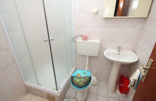 Zdrelac Apartment | One bedroom apartment with terrace and sea view Ždrelac, Pašman (A-8514-c)