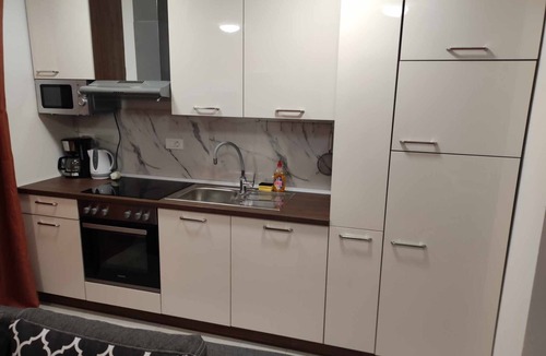 Betina Apartment | One bedroom apartment with terrace and sea view Betina, Murter (A-21840-a)