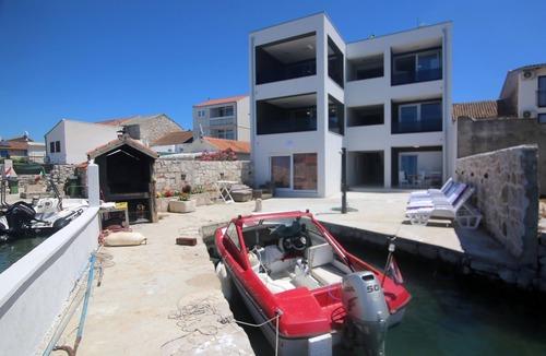 Betina Apartment | One bedroom apartment with terrace and sea view Betina, Murter (A-21840-a)