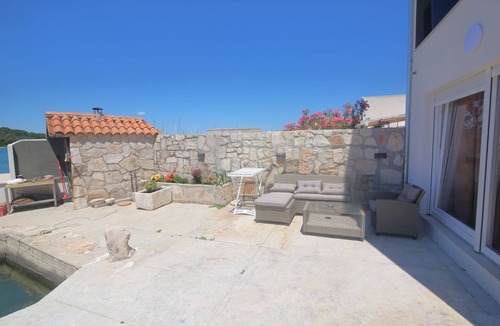 Betina Apartment | One bedroom apartment with terrace and sea view Betina, Murter (A-21840-a)