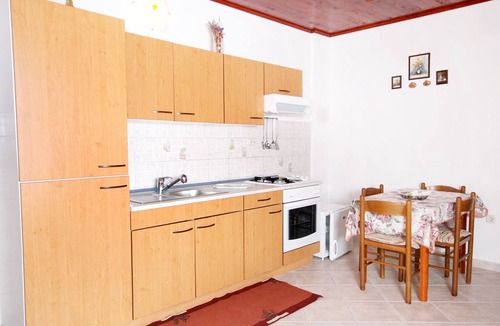 Molat Apartment | One bedroom apartment with terrace and sea view Brgulje, Molat (A-6250-b)