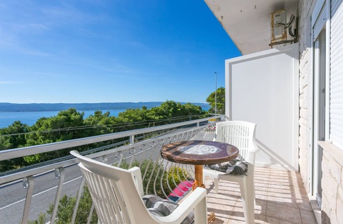 Marusici Apartment | One bedroom apartment with terrace and sea view Marušići, Omiš (A-954-b)