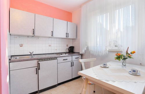 Marusici Apartment | One bedroom apartment with terrace and sea view Marušići, Omiš (A-18497-a)