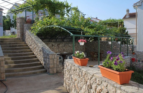 Njivice Apartment | One bedroom apartment with terrace and sea view Njivice, Krk (A-5458-e)