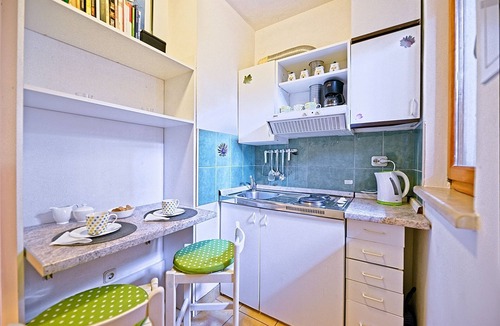 Postira Apartment | One bedroom apartment with terrace and sea view Postira, Brač (A-2913-a)
