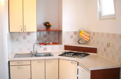 Sutivan Apartment | One bedroom apartment with terrace Sutivan, Brač (A-745-b)