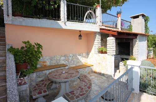 Sutivan Apartment | One bedroom apartment with terrace Sutivan, Brač (A-745-b)