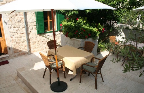 Vrboska Apartment | One bedroom apartment with terrace Vrboska, Hvar (A-4601-b)