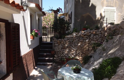 Cunski Apartment | One bedroom apartment with air-conditioning Ćunski, Lošinj (A-2498-a)