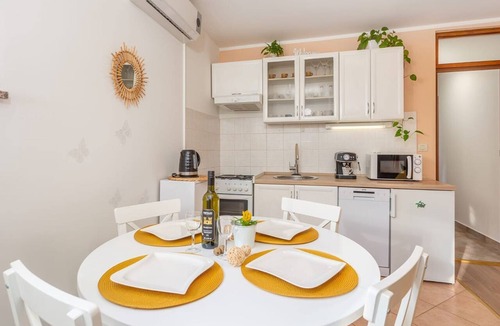 Klana Apartment | One Bedroom Apartment with Terrace