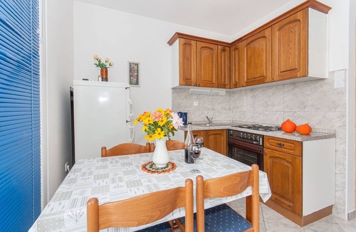 Pisak Apartment | One bedroom apartment with terrace and sea view Pisak, Omiš (A-2827-a)