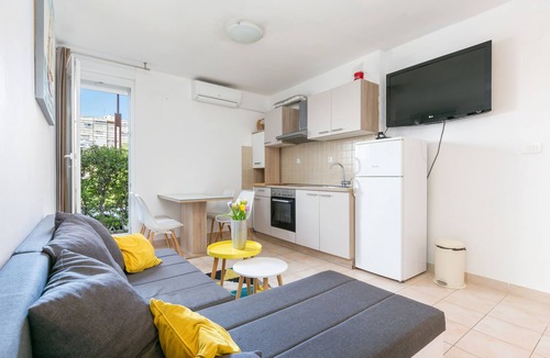 Znjan Apartment | One bedroom apartment with terrace Split (A-24426-a)
