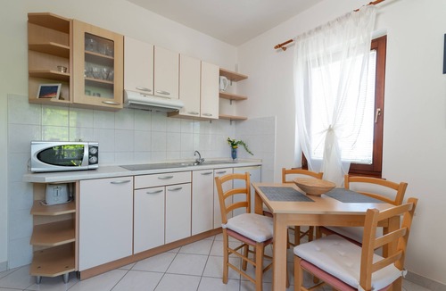 Muline Apartment | One bedroom apartment with terrace and sea view Muline, Ugljan (A-8521-c)