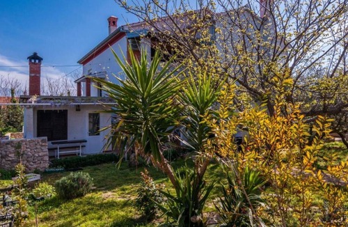Susica Apartment | One Bedroom Apartment with Terrace (owner Cvita 2)