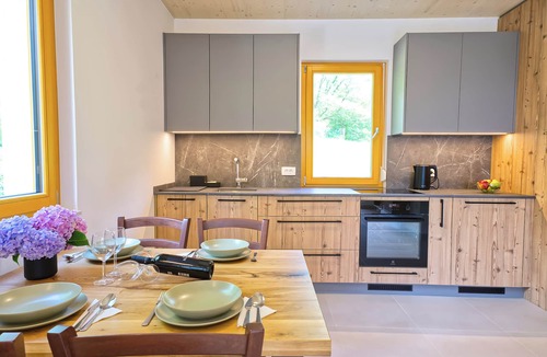 Bovec Apartment | One-Bedroom Apartment with Large Private Terrace, Mountain View – House Elipsa