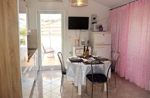 Ravni Apartment | One bedroom apartment with terrace and sea view Ravni, Labin (A-7674-a)