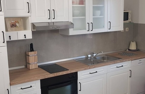 Murvica Apartment | One bedroom apartment with terrace and sea view Murvica, Brač (A-20190-a)