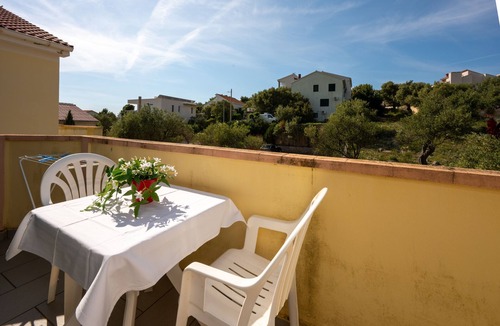 Jakisnica Apartment | One bedroom apartment with terrace Jakišnica, Pag (A-4053-b)