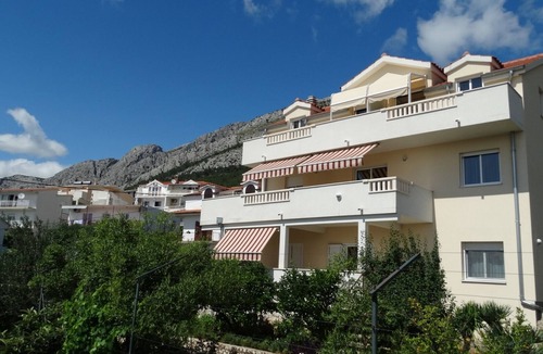 Tice Apartment | One bedroom apartment with terrace and sea view Nemira, Omiš (A-13055-b)