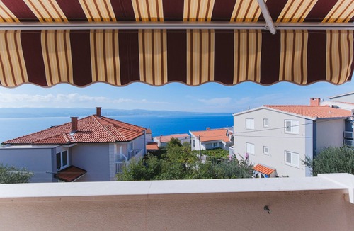 Tice Apartment | One bedroom apartment with terrace and sea view Nemira, Omiš (A-13055-b)