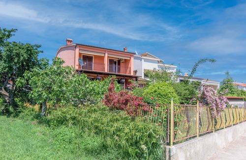 Vintijan Apartment | One bedroom apartment with terrace Pula (A-16053-a)