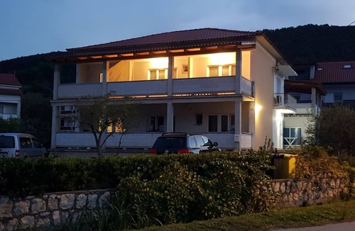 Rab Town Apartment | One bedroom apartment with hot tub Supetarska Draga - Donja, Rab (A-25308-b)