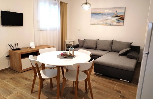 Supetarska Draga Apartment | One bedroom apartment with a swimming pool Supetarska Draga - Donja, Rab (A-2019-d)