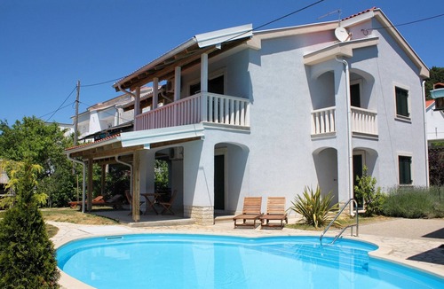Palit Apartment | One bedroom apartment with a swimming pool Banjol, Rab (A-3215-a)